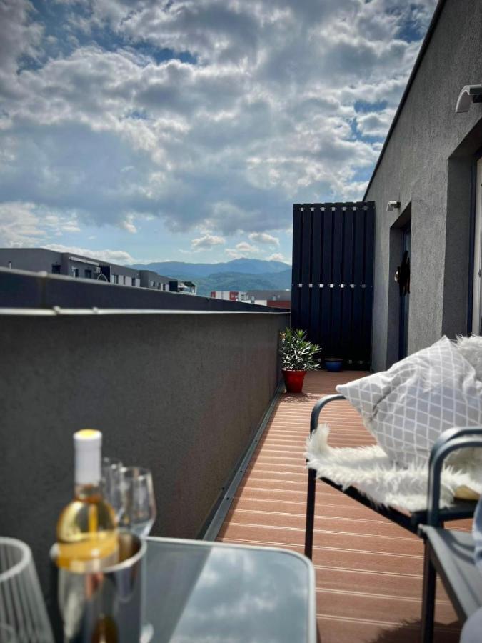 Blue Boho Studios And Apartments Brasov Bagian luar foto