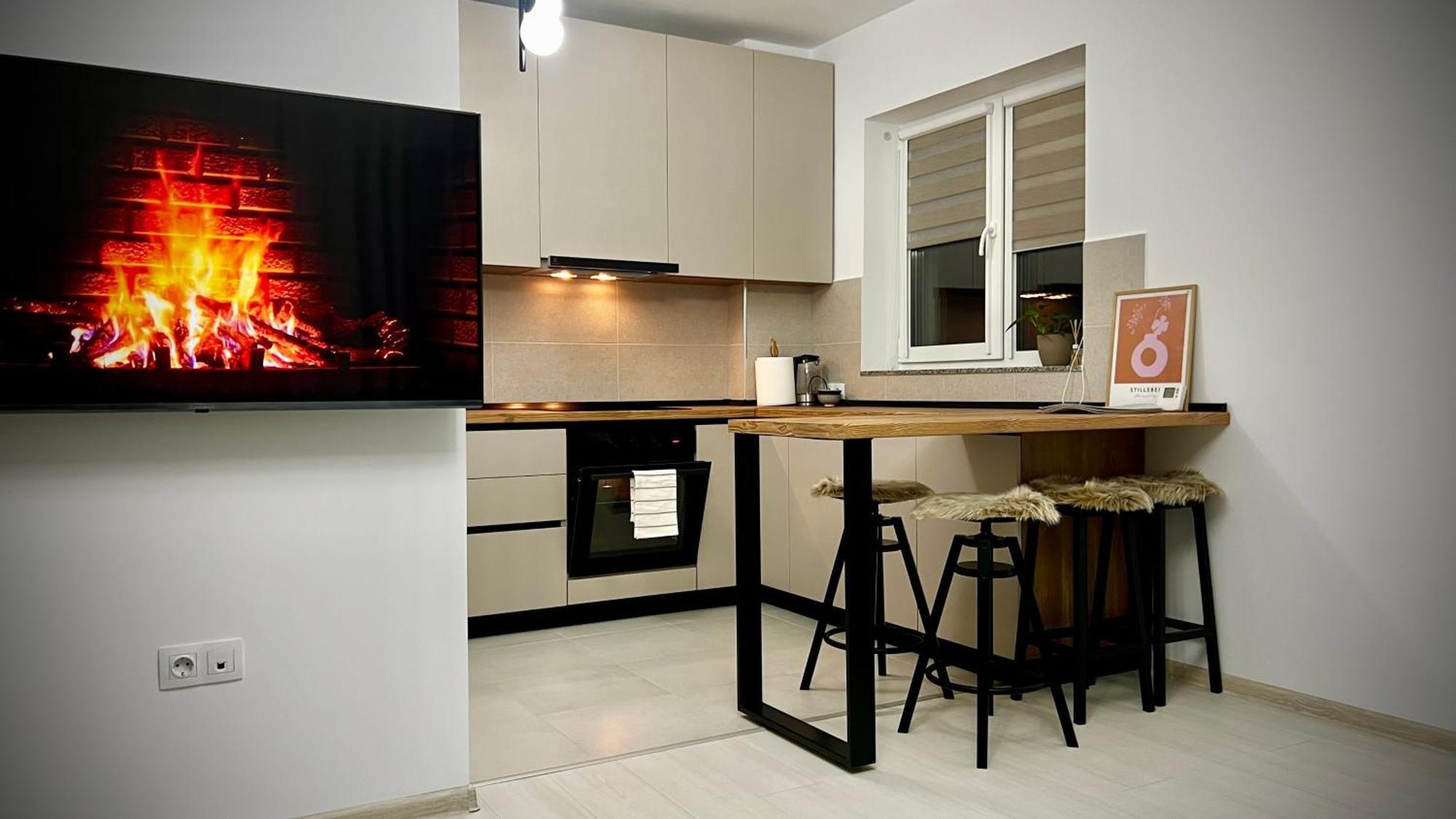 Blue Boho Studios And Apartments Brasov Bagian luar foto
